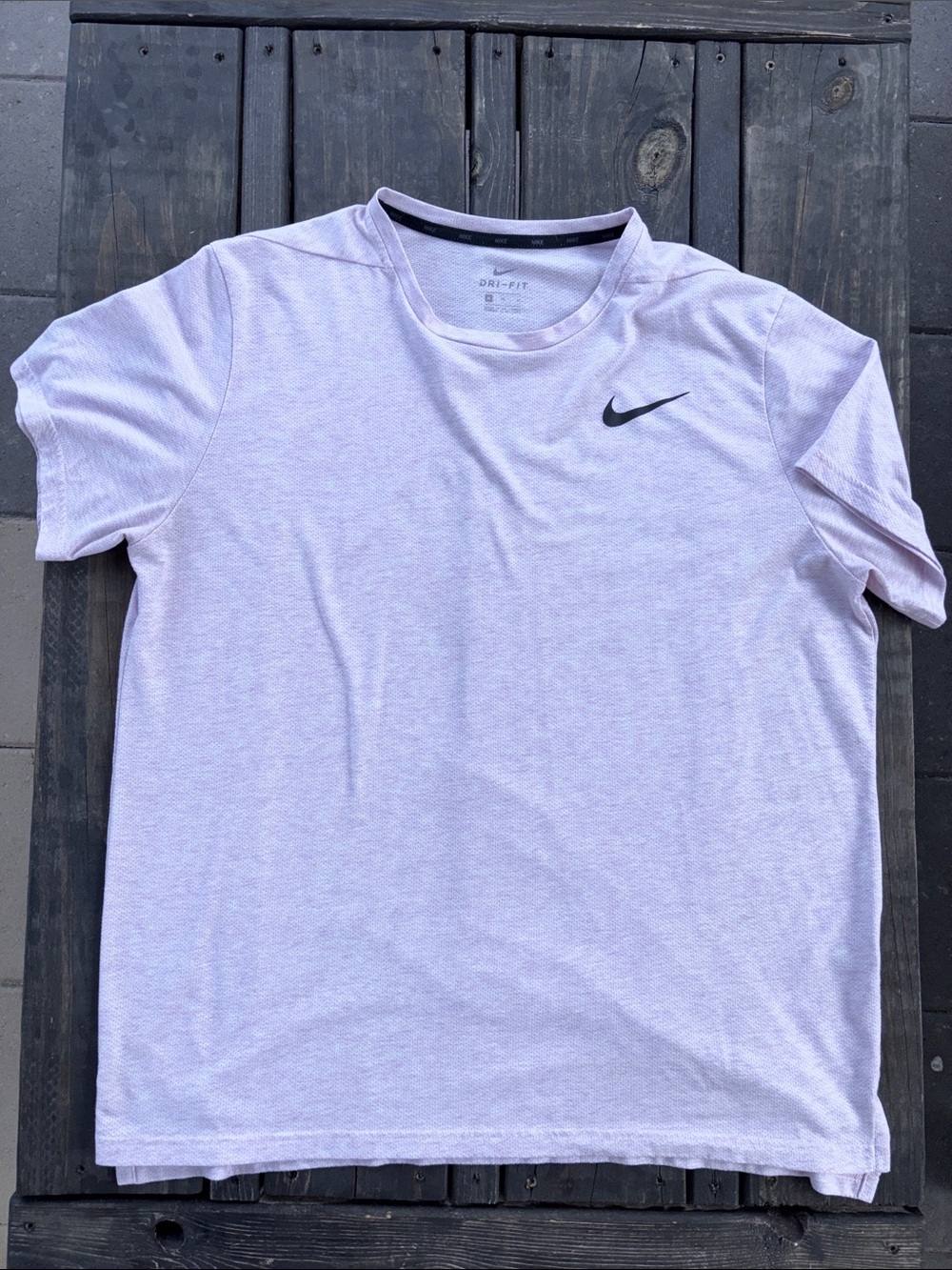 Nike Men’s Lavender Short-Sleeve Dri-FIT Performance Tee Size XL